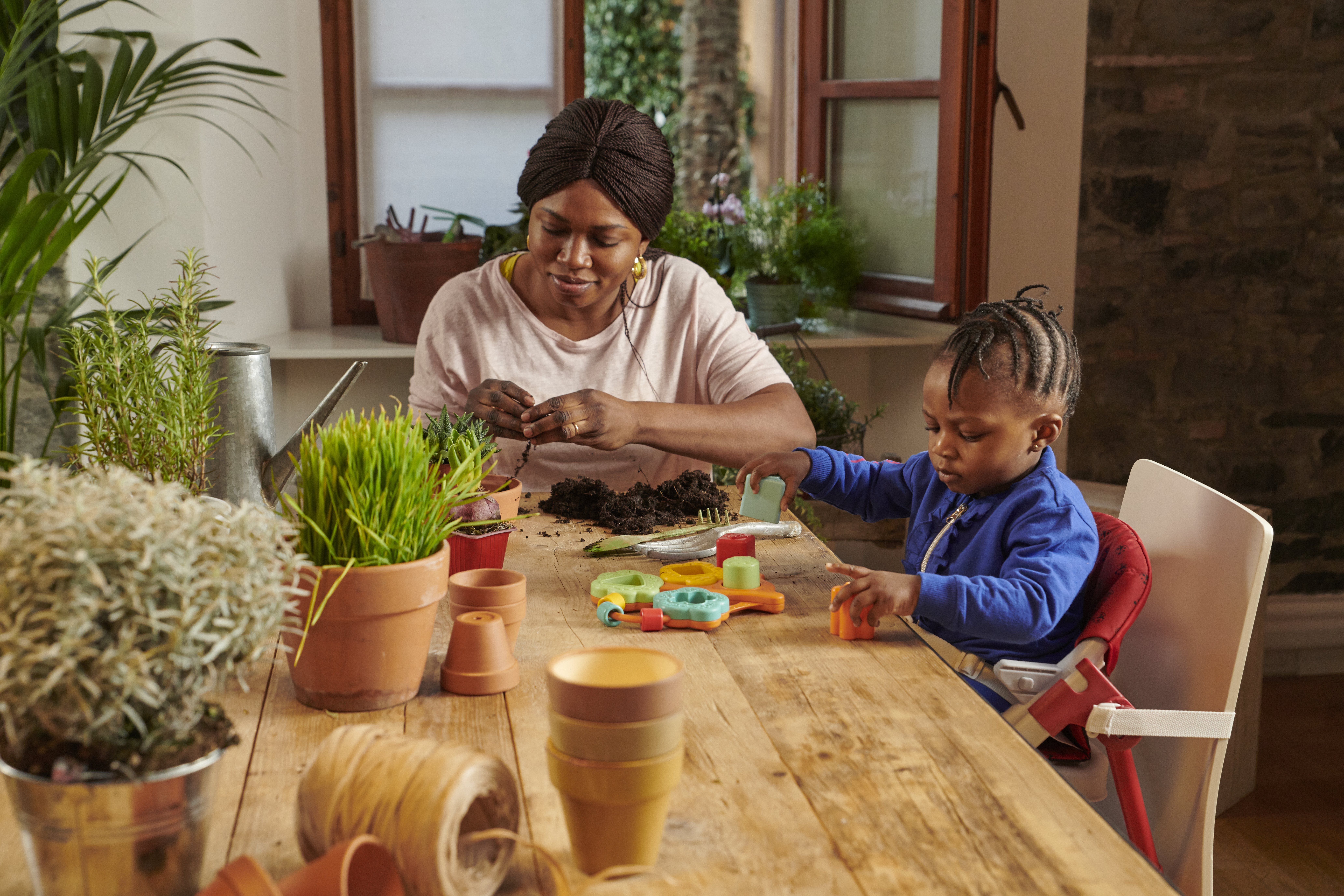 https://www.chicco.de/dw/image/v2/BJJJ_PRD/on/demandware.static/-/Sites-Chicco-Germany-Library/de_DE/dw52e0cbaa/site/16-Chi Siamo/Progetti Sostenibilita/Parentmore_sustainability_04_sostenibilità ambientale 1900x900.jpg